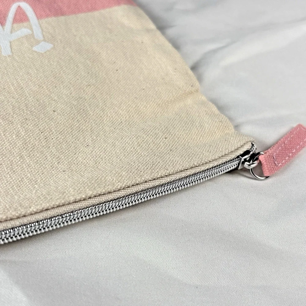 It Cosmetics Canvas Makeup Bag XL Pink Cream Zipper Travel Cosmetic Pouch Bag